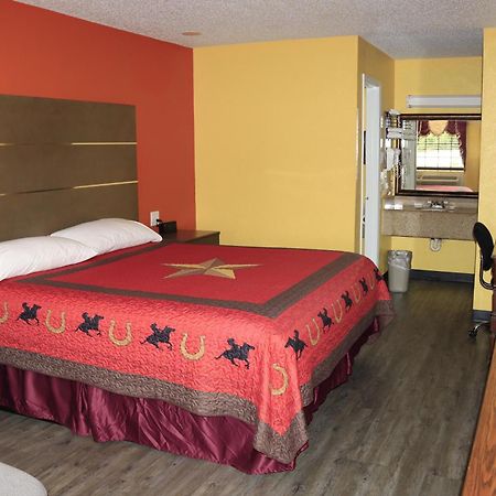 Chaparral Motel Hallettsville Екстер'єр фото