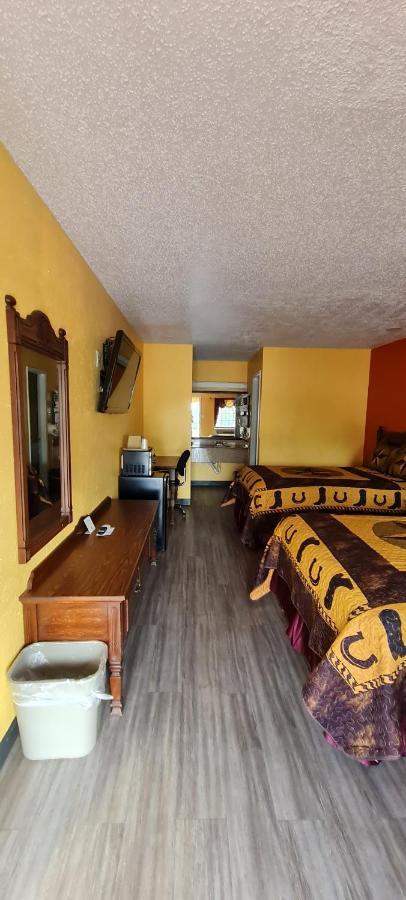 Chaparral Motel Hallettsville Екстер'єр фото