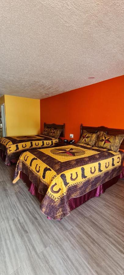 Chaparral Motel Hallettsville Екстер'єр фото