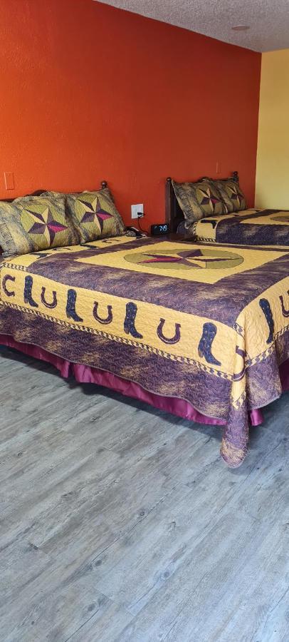Chaparral Motel Hallettsville Екстер'єр фото