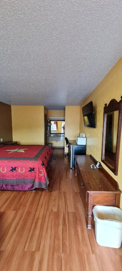 Chaparral Motel Hallettsville Екстер'єр фото