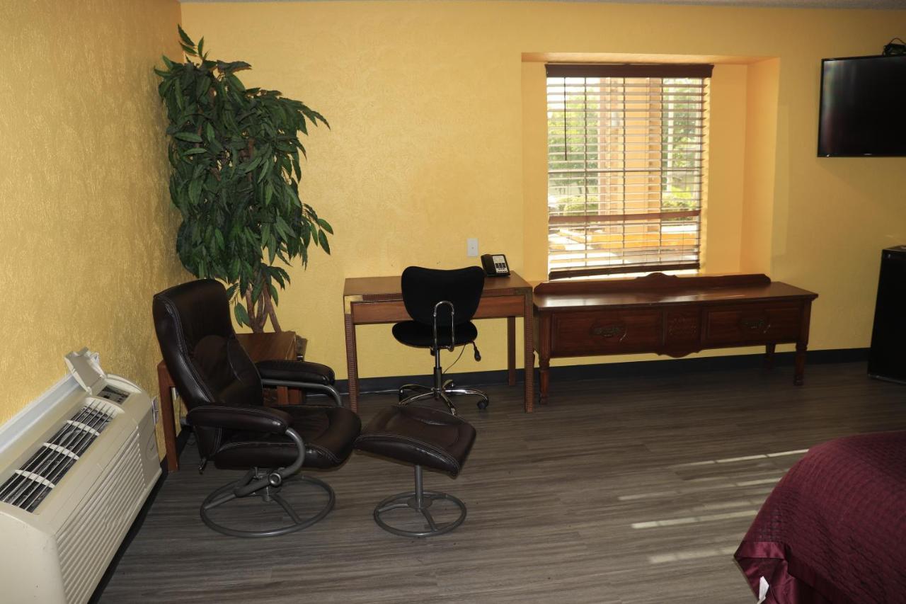 Chaparral Motel Hallettsville Екстер'єр фото