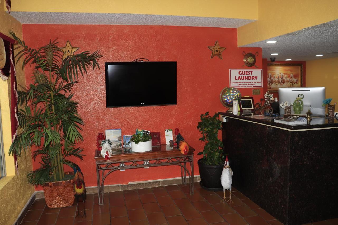 Chaparral Motel Hallettsville Екстер'єр фото