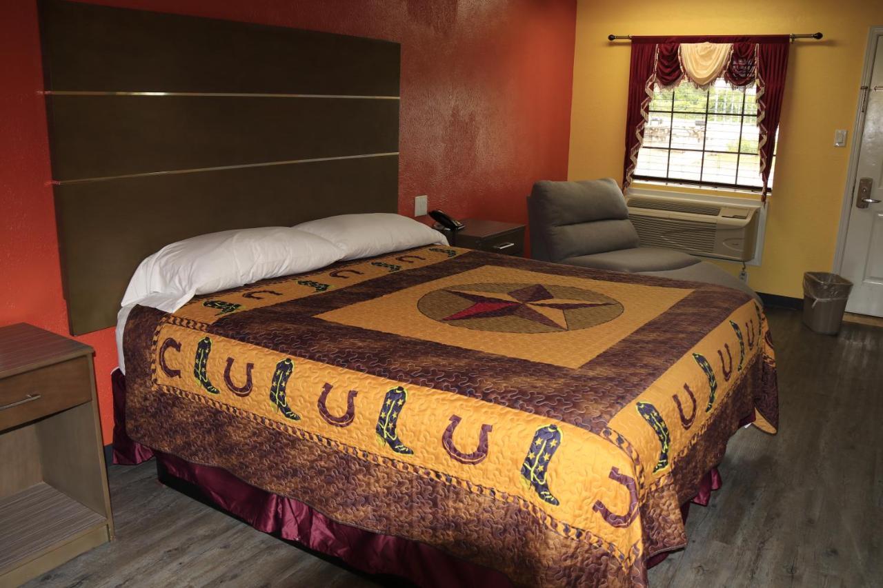 Chaparral Motel Hallettsville Екстер'єр фото