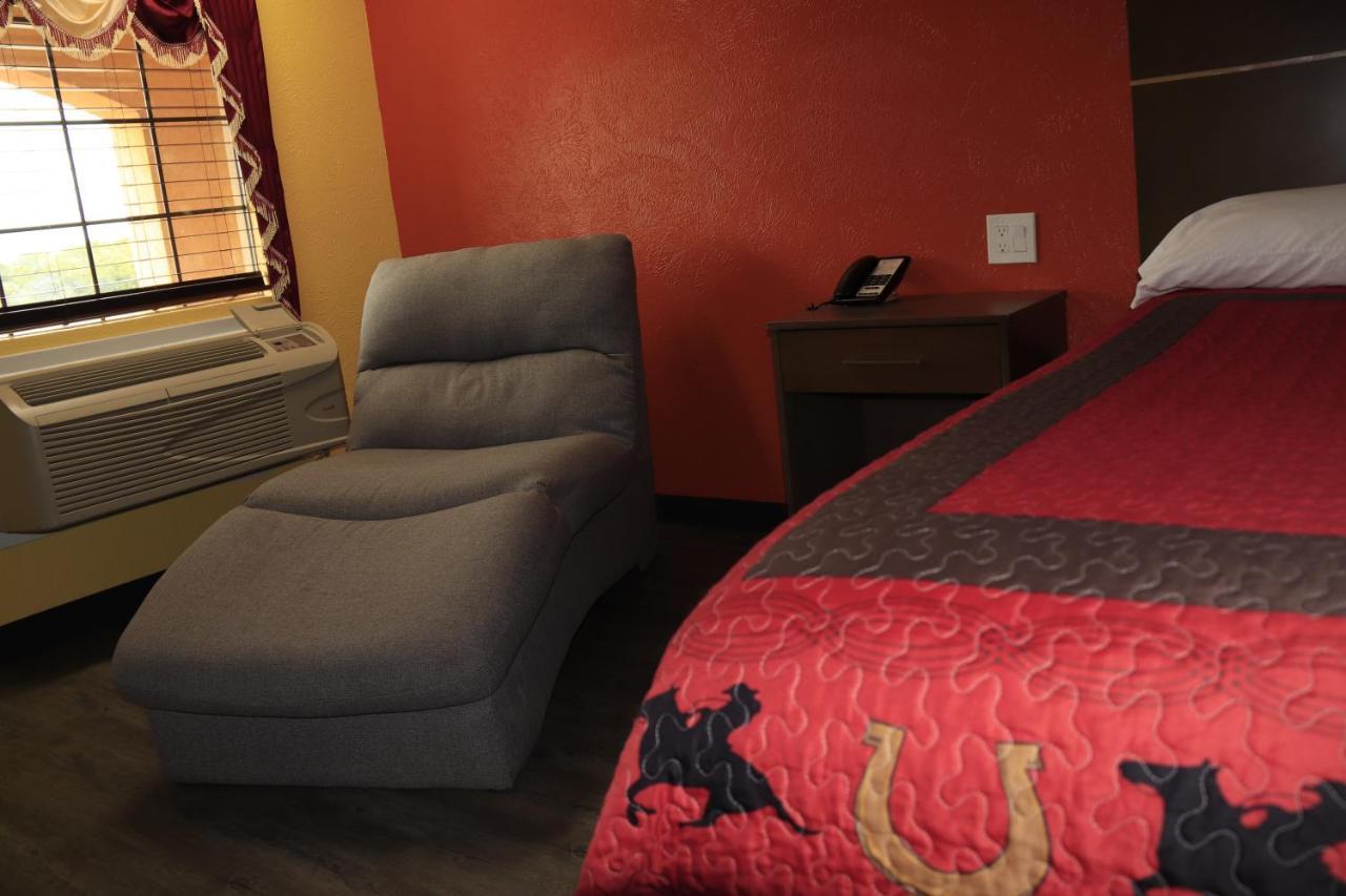 Chaparral Motel Hallettsville Екстер'єр фото